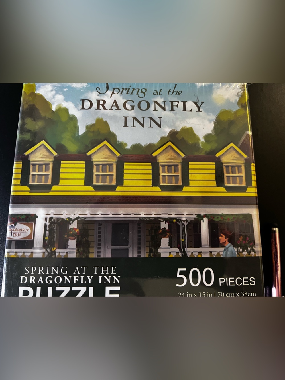 GILMORE GIRLS “SPRING AT THE DRAGONFLY INN”
24” x 15” 500 PIECES - BRAND NEW